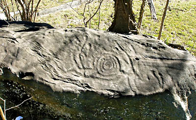 Novalesa, Valcenischia (TO - I), roccia incisa con cerchi concentrici